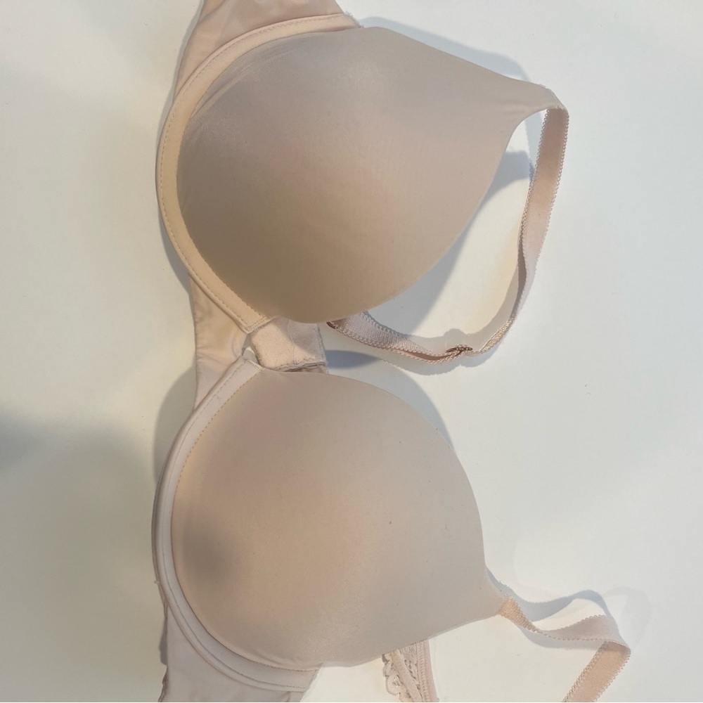 Savage by Fenty Rihanna black and cream/nude padded bra size 34B lace details